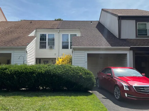 17 Barrel Stave Cir, Horsham, PA 19044