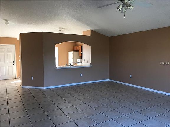 4th image of 110 Pinefield Dr