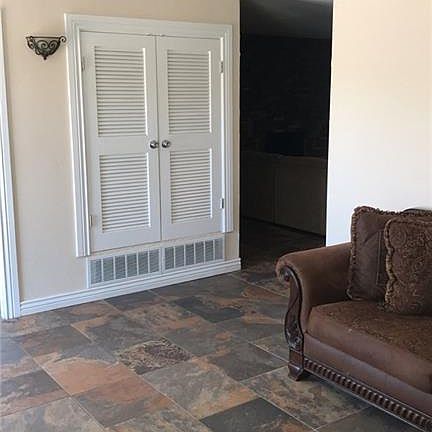 5th image of 8509 Catalpa Ln