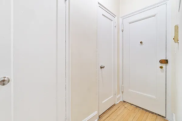 Rented by Avi Nash Associates | media 31