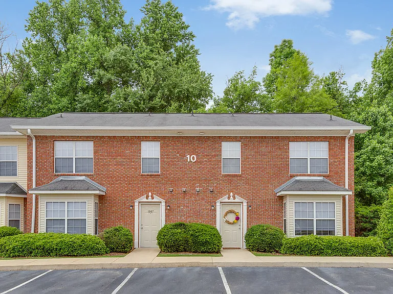Forest Trail Apartment Homes — Photo 14