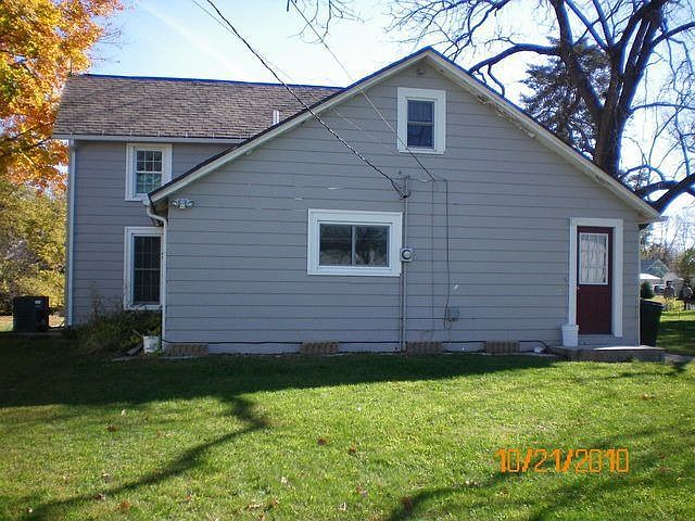 2nd image of 728 3rd St