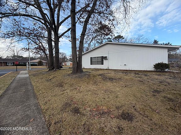 3rd image of 434F Portsmouth Drive