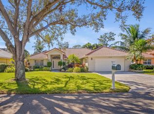 3720 Beachwood Dr, Delray Beach, FL 33445