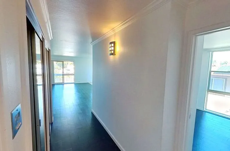 373 Staten Ave — Photo 3