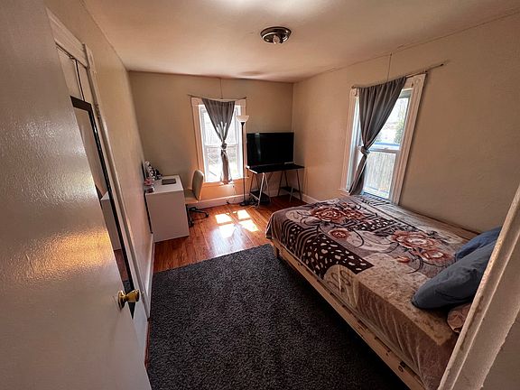 4th image of 62-66 Harrington St #1R