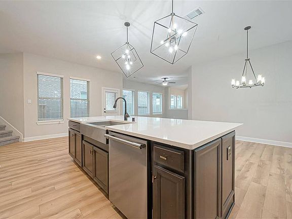 5th image of 23722 Pullin Market Dr #1
