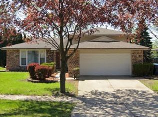 4541 Lindenwood Dr, Matteson, IL 60443