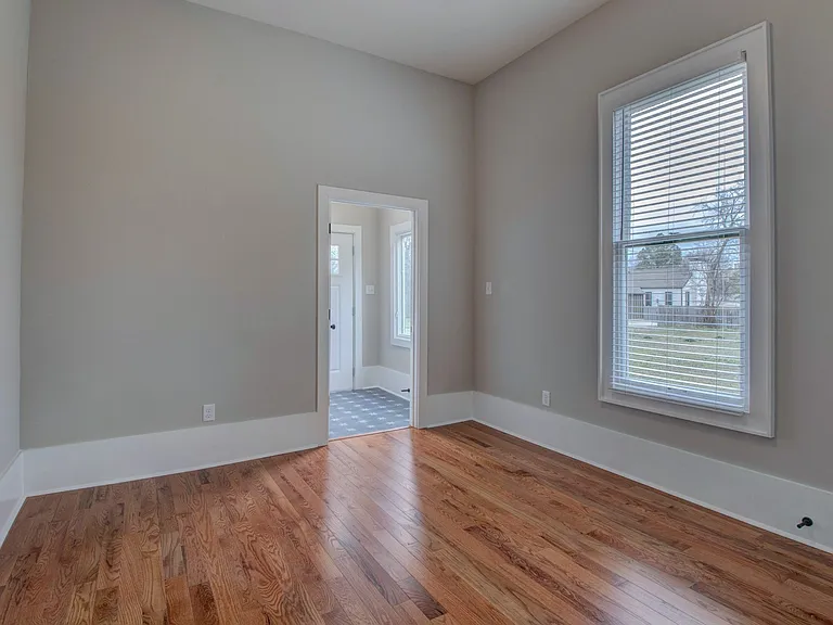 1420 Commerce St — Photo 11