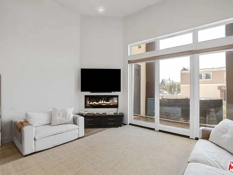 118 S Kenwood St #102 — Photo 8