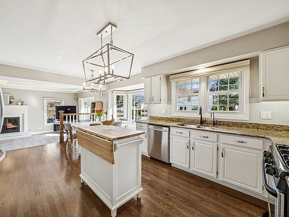 5th image of 2631 N Drury Ln