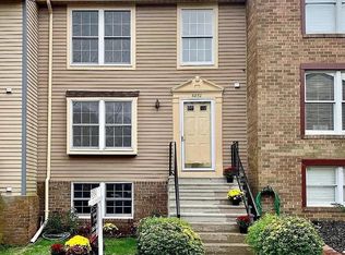 6852 Heatherway Ct, Alexandria, VA 22315