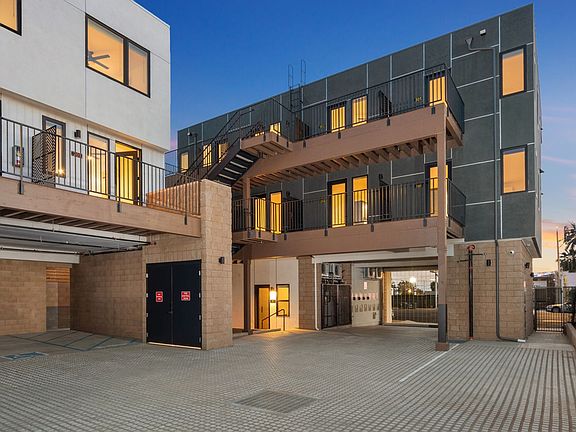 4th image of 131 National City Blvd APT 202