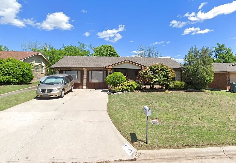 2nd image of 407 NW 75th St