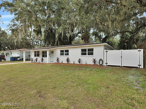 3rd image of 1137 SEBAGO Avenue