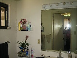 2nd image of 808 Lakeknoll Dr