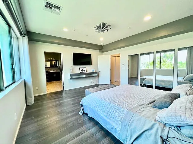 4412 N 27th Way — Photo 10