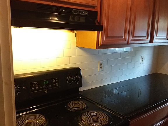 3rd image of 27 Hilltop Ave