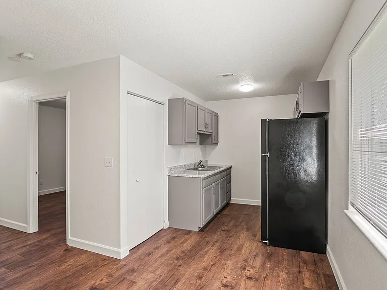 Metro Apartments At Bethalto — Photo 49