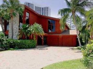 113 Holiday Dr, Hallandale Beach, FL 33009