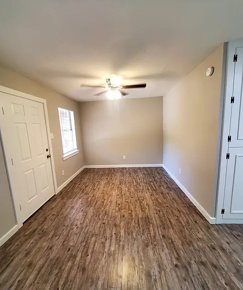 1004 E Bowie St #F — Photo 3