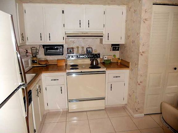 2nd image of 7688 NW 18th St APT 107