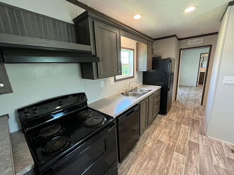 515 Tom Mann Rd — Photo 58