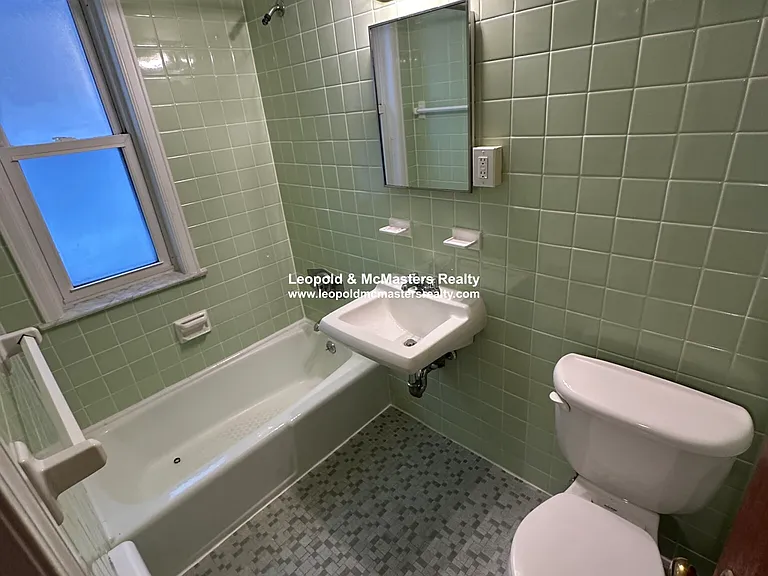 South Huntington Apartments — Photo 12