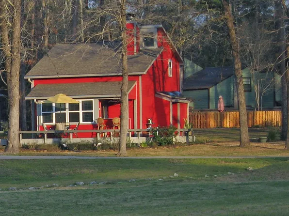 10 Putter Point W, Huntsville, TX 77320