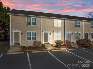 2 Meadow Glen Ct, Fletcher, NC 28732