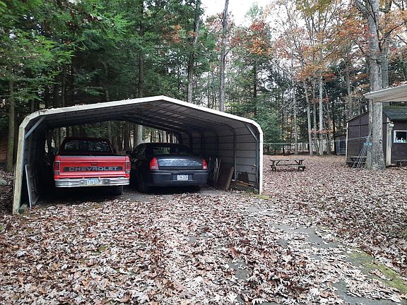 4th image of 62 Lake Dr