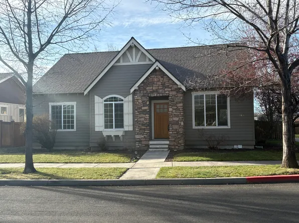 1642 NW Hemlock Ave, Redmond, OR 97756