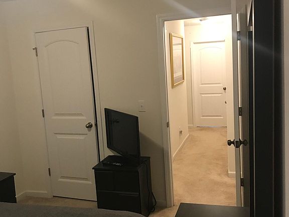 3rd image of 3017 Bluegrove Rd