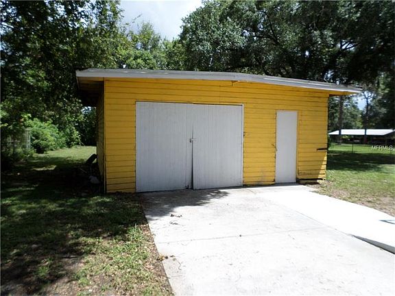3rd image of 3204 Gloria Ave
