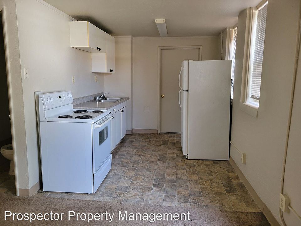 1st image of 522 N Iron St #201