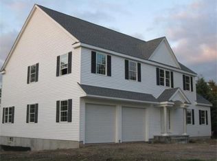 3 Pinnacle Dr, East Walpole, MA 02032