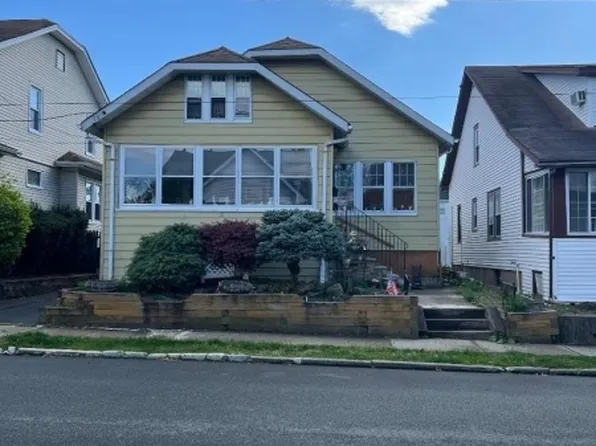 15 Lynden Pl, Totowa Boro, NJ 07512