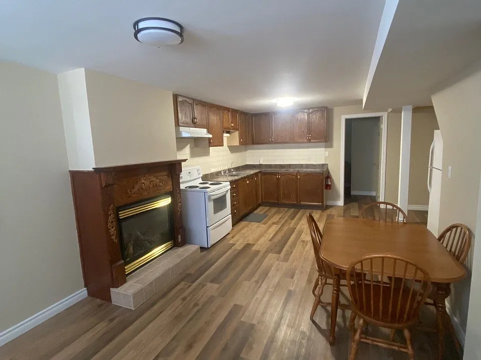 14 McGibbon Blvd #BASEMENT