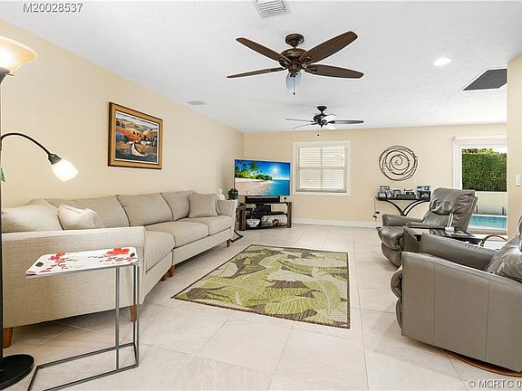 5th image of 2485 NE 16th Ct