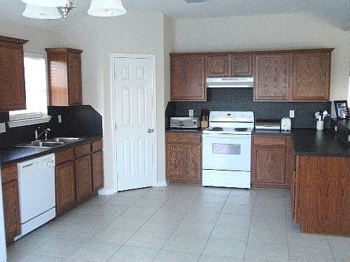 2nd image of 1515 Windy Oaks Dr