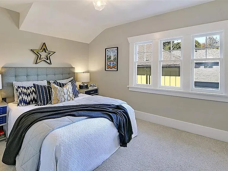 917 W Emerson St — Photo 14
