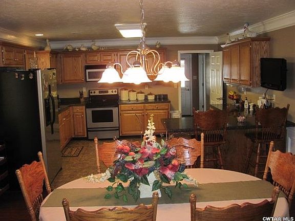 5th image of 64 Summerhill Dr