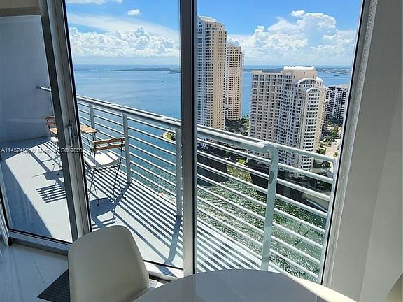 4th image of 325 Biscayne Blvd #3517