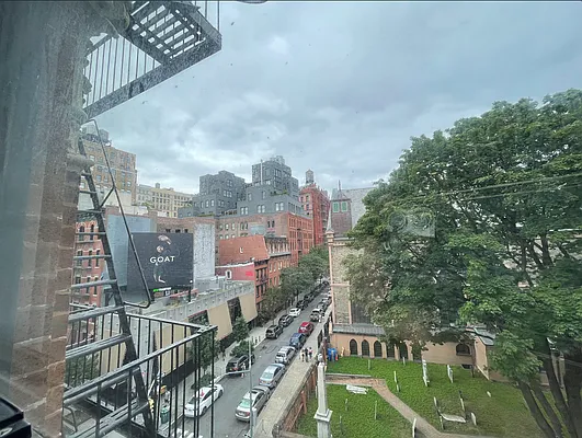 Rented by REAL New York | media 11