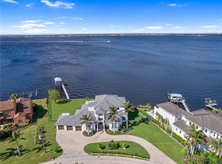 951 Aqua Ln, Fort Myers, FL 33919