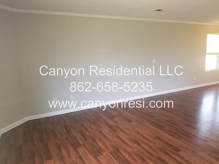 103 Dormont Dr NE — Photo 15
