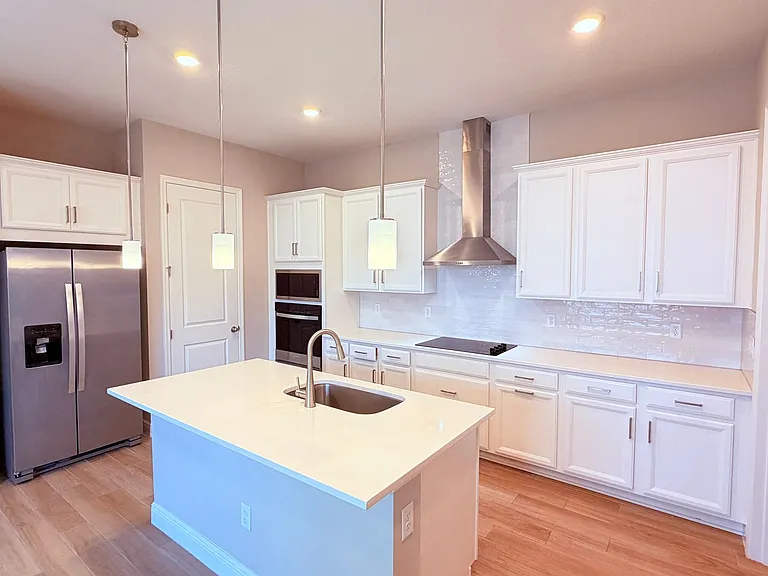 6495 Cyrils Dr — Photo 3
