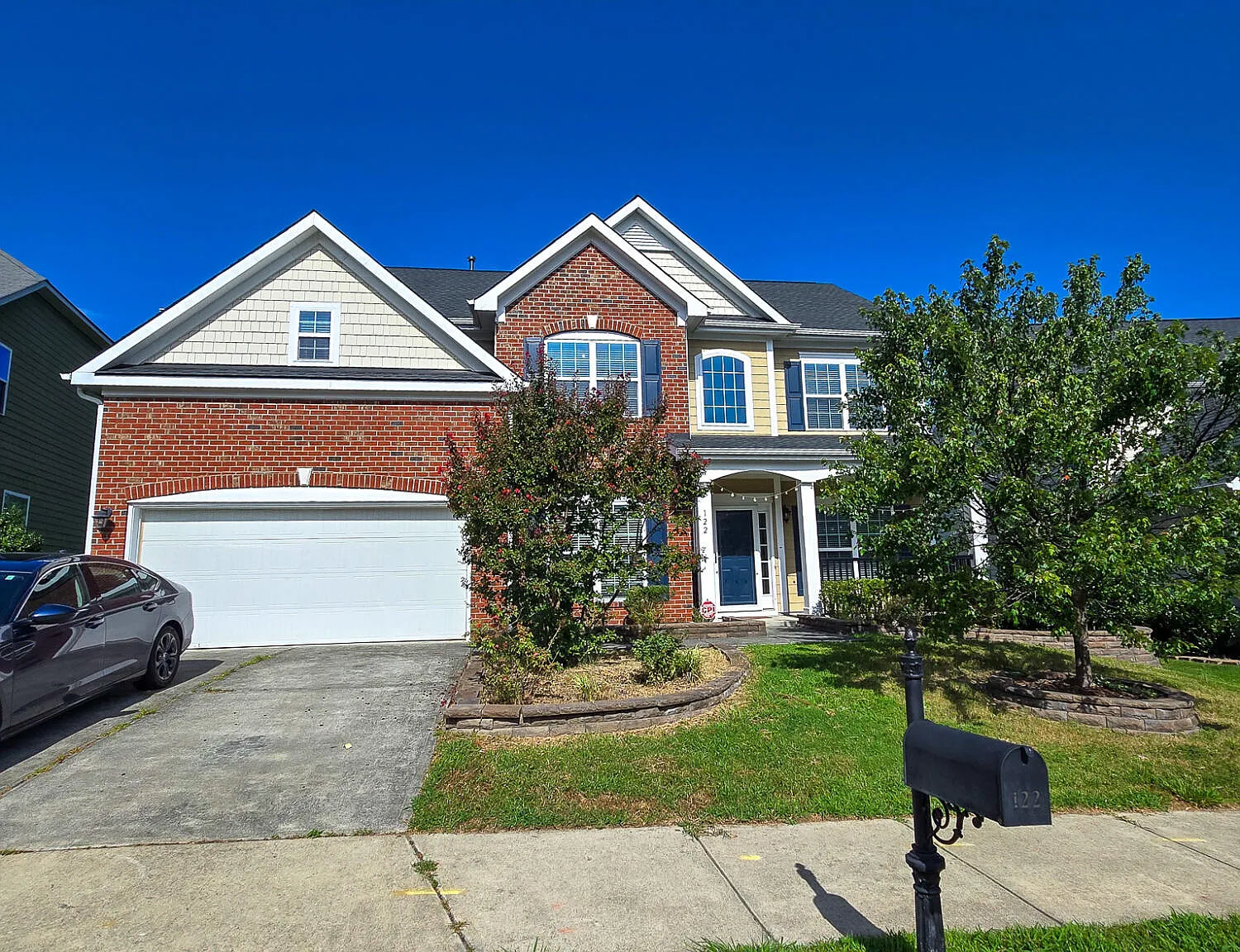 5 bed, 3.0 bath, 2627 sqft, $2,995 — Photo 1