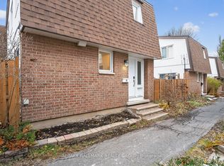 837 Eastvale Dr #26, Ottawa, ON K1J7T5