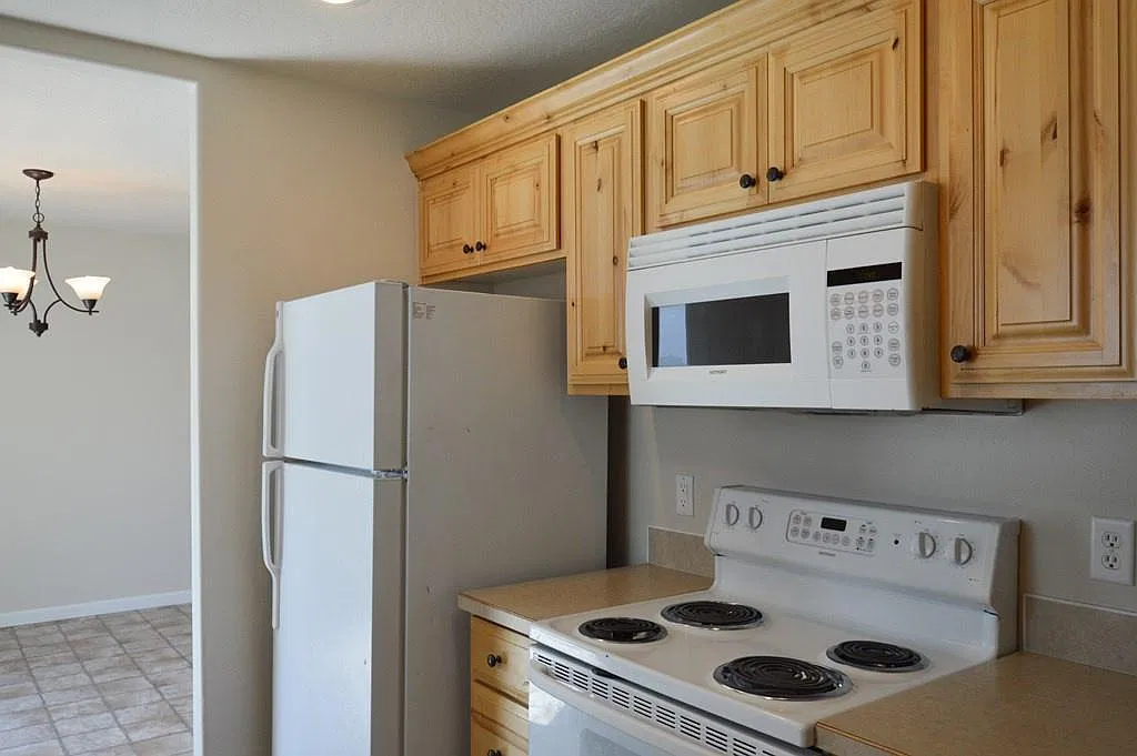3 bed, 2.5 bath, 1700 sqft, $1,650 — Photo 4